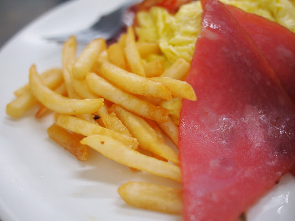 香草屋:【食記】桃園香草屋中西式早點.焗烤.義大利麵@中壢桃園創新技術學院 : 色不全也可以很美味, 物超所值的享受!