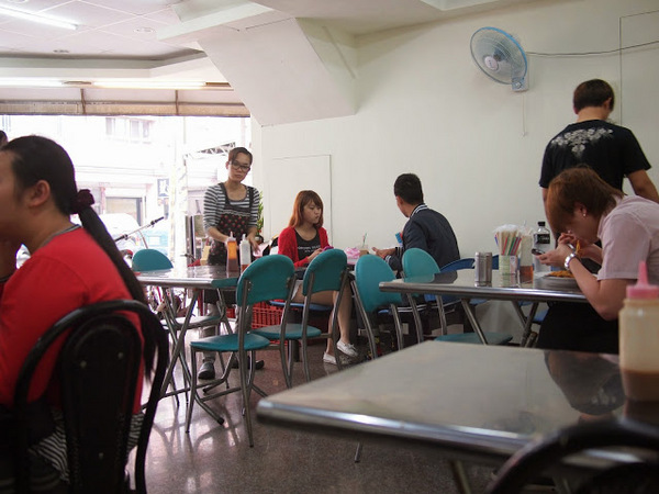 香草屋:【食記】桃園香草屋中西式早點.焗烤.義大利麵@中壢桃園創新技術學院 : 色不全也可以很美味, 物超所值的享受!