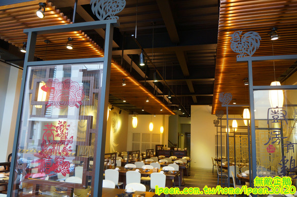 廚房有雞(文平二店)：【台南-安平區】正宗花雕雞x廣式料理餐廳..旗山跑山雞/免費冰淇淋《廚房有雞》