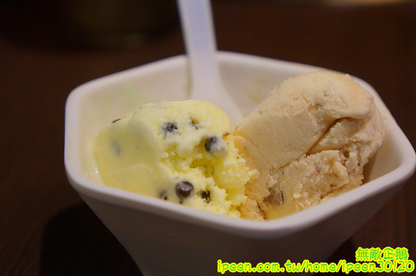 廚房有雞(文平二店)：【台南-安平區】正宗花雕雞x廣式料理餐廳..旗山跑山雞/免費冰淇淋《廚房有雞》