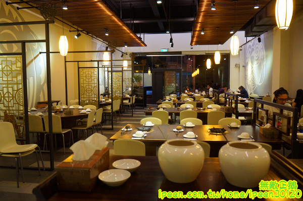 廚房有雞(文平二店)：【台南-安平區】正宗花雕雞x廣式料理餐廳..旗山跑山雞/免費冰淇淋《廚房有雞》