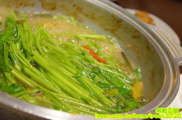 廚房有雞(文平二店)：【台南-安平區】正宗花雕雞x廣式料理餐廳..旗山跑山雞/免費冰淇淋《廚房有雞》