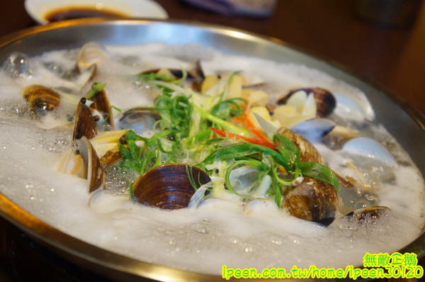 廚房有雞(文平二店)：【台南-安平區】正宗花雕雞x廣式料理餐廳..旗山跑山雞/免費冰淇淋《廚房有雞》