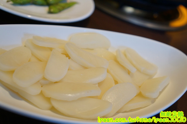 廚房有雞(文平二店)：【台南-安平區】正宗花雕雞x廣式料理餐廳..旗山跑山雞/免費冰淇淋《廚房有雞》