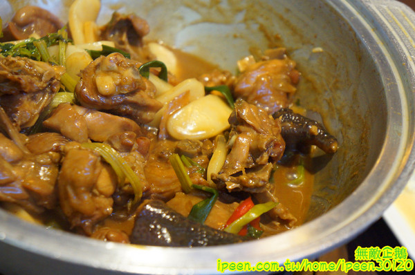 廚房有雞(文平二店)：【台南-安平區】正宗花雕雞x廣式料理餐廳..旗山跑山雞/免費冰淇淋《廚房有雞》