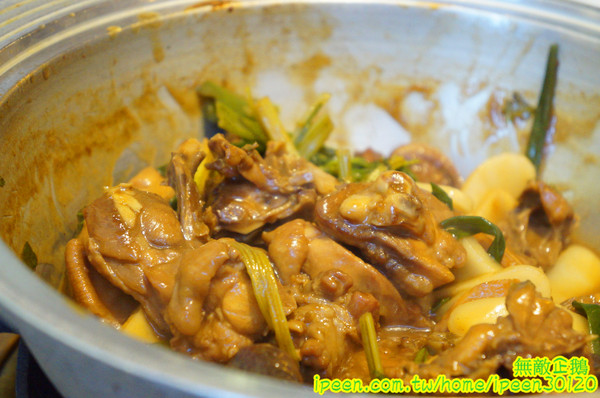 廚房有雞(文平二店)：【台南-安平區】正宗花雕雞x廣式料理餐廳..旗山跑山雞/免費冰淇淋《廚房有雞》