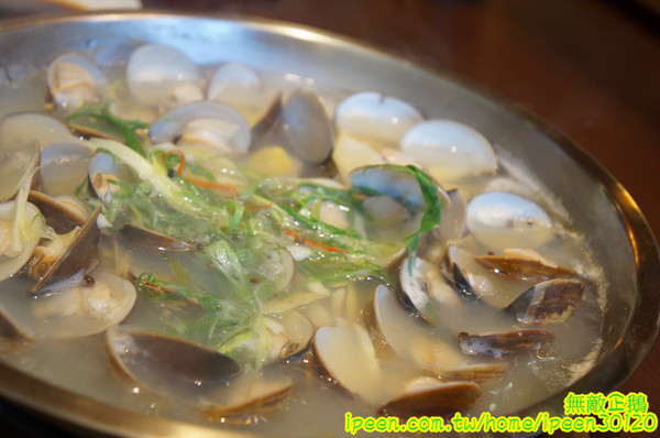 廚房有雞(文平二店)：【台南-安平區】正宗花雕雞x廣式料理餐廳..旗山跑山雞/免費冰淇淋《廚房有雞》