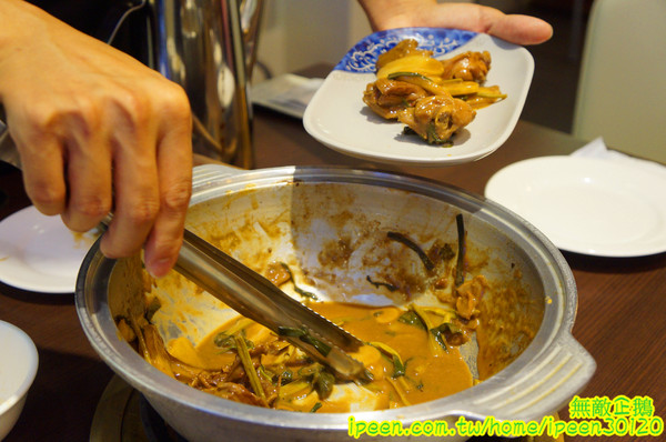 廚房有雞(文平二店)：【台南-安平區】正宗花雕雞x廣式料理餐廳..旗山跑山雞/免費冰淇淋《廚房有雞》