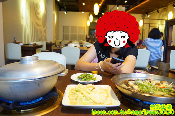 廚房有雞(文平二店)：【台南-安平區】正宗花雕雞x廣式料理餐廳..旗山跑山雞/免費冰淇淋《廚房有雞》