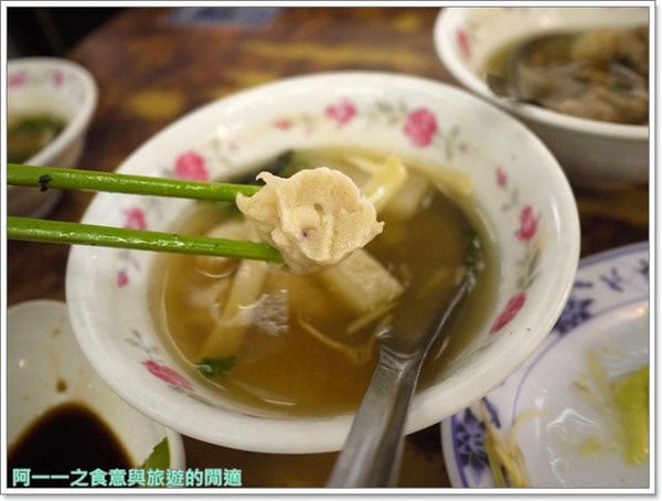 李記宜蘭肉焿&特殊口味豬血湯:台北西門町美食 李記宜蘭肉焿&特殊口味豬血湯~加入梅子的不膩魯肉飯