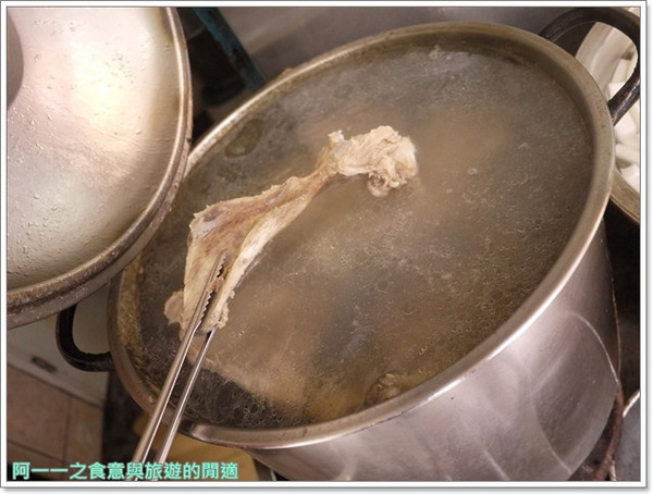 李記宜蘭肉焿&特殊口味豬血湯:台北西門町美食 李記宜蘭肉焿&特殊口味豬血湯~加入梅子的不膩魯肉飯