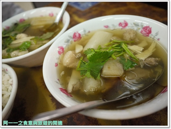 李記宜蘭肉焿&特殊口味豬血湯:台北西門町美食 李記宜蘭肉焿&特殊口味豬血湯~加入梅子的不膩魯肉飯
