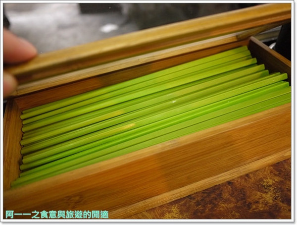 李記宜蘭肉焿&特殊口味豬血湯:台北西門町美食 李記宜蘭肉焿&特殊口味豬血湯~加入梅子的不膩魯肉飯