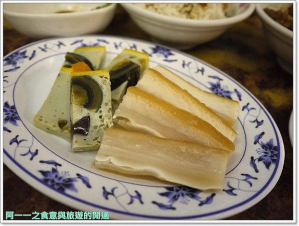 李記宜蘭肉焿&特殊口味豬血湯:台北西門町美食 李記宜蘭肉焿&特殊口味豬血湯~加入梅子的不膩魯肉飯