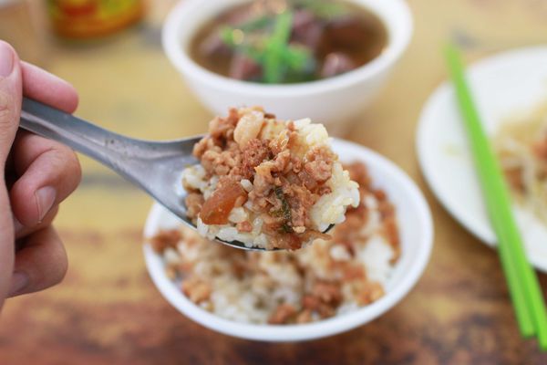 【台北小吃】李記宜蘭肉羹-充滿古早味與不同風味的小吃