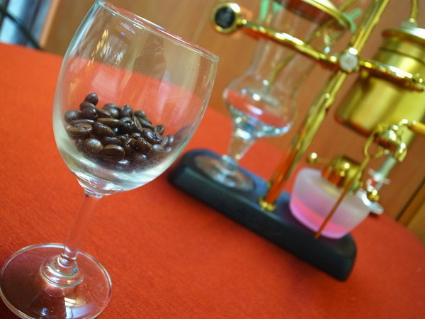 QA 健康異想世界:<台北|新店>營養師開的咖啡廳~雨林認證咖啡~健康手做甜點~QA異想世界