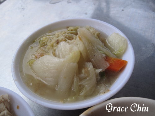 牛腩湯.排骨湯:艋舺在地早餐~牛腩湯.排骨湯(廣州街及梧州街交叉口)