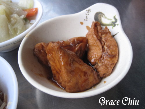 牛腩湯.排骨湯:艋舺在地早餐~牛腩湯.排骨湯(廣州街及梧州街交叉口)