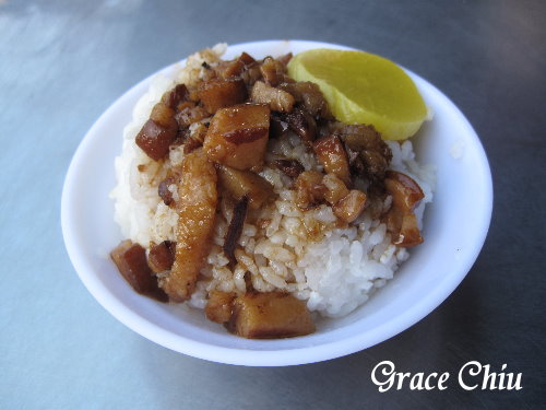 牛腩湯.排骨湯:艋舺在地早餐~牛腩湯.排骨湯(廣州街及梧州街交叉口)