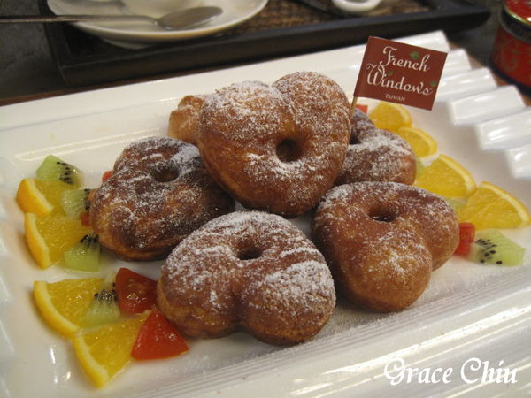 英式蜜糖斯康鬆餅~FrenchWindows 琺蘭綺瑥朵%2F捷運市政府站%2F英國唐寧Twinings%2F高級餐廳