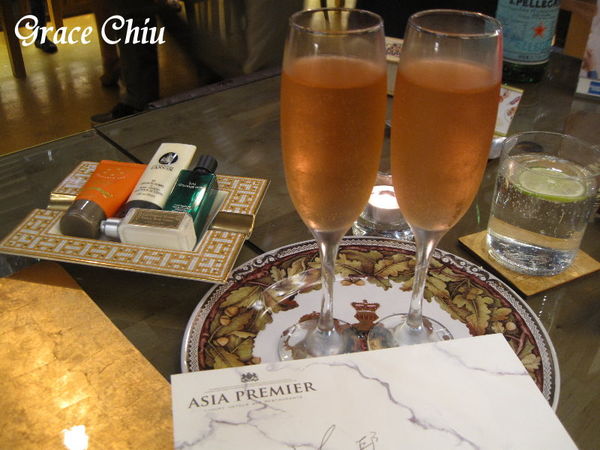 FrenchWindows 琺蘭綺瑥朵%2F捷運市政府站%2F英國唐寧Twinings%2F高級餐廳