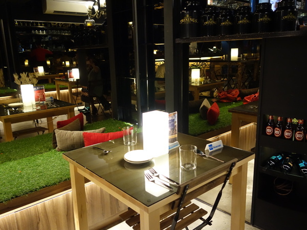 FrenchWindows 琺蘭綺瑥朵茶餐館：FrenchWindows 琺蘭綺瑥朵茶餐館 + 歐式風情 +花樣鬆餅好少女+限量的松露燉飯+異國風情 好滋味