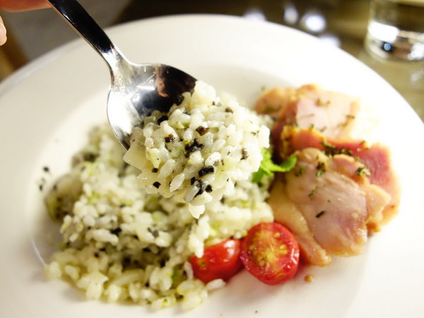 FrenchWindows 琺蘭綺瑥朵茶餐館：FrenchWindows 琺蘭綺瑥朵茶餐館 + 歐式風情 +花樣鬆餅好少女+限量的松露燉飯+異國風情 好滋味