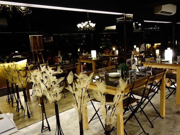 FrenchWindows 琺蘭綺瑥朵茶餐館：FrenchWindows 琺蘭綺瑥朵茶餐館 + 歐式風情 +花樣鬆餅好少女+限量的松露燉飯+異國風情 好滋味