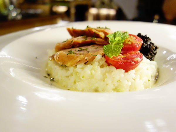 FrenchWindows 琺蘭綺瑥朵茶餐館：FrenchWindows 琺蘭綺瑥朵茶餐館 + 歐式風情 +花樣鬆餅好少女+限量的松露燉飯+異國風情 好滋味