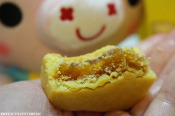 smile微笑鳳梨酥：smile微笑鳳梨酥✪伴手禮首選~第一次吃蜜餞、蛋黃口味的鳳梨酥~103.05.01