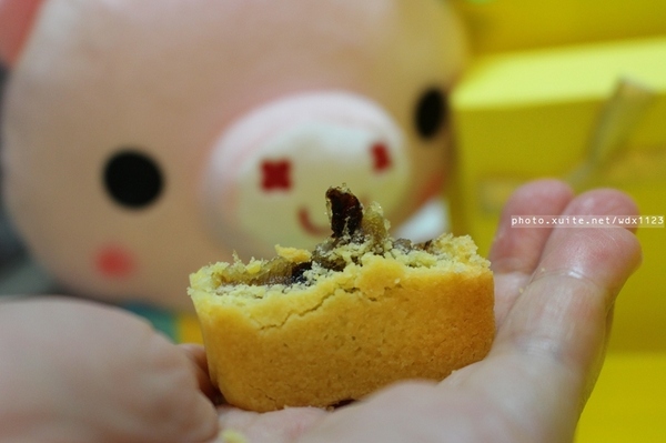 smile微笑鳳梨酥：smile微笑鳳梨酥✪伴手禮首選~第一次吃蜜餞、蛋黃口味的鳳梨酥~103.05.01