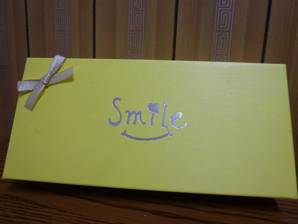 smile微笑鳳梨酥： 【口碑劵】這一抹微笑並不單純，真材實料，鬆軟好咬－smile微笑鳳梨酥