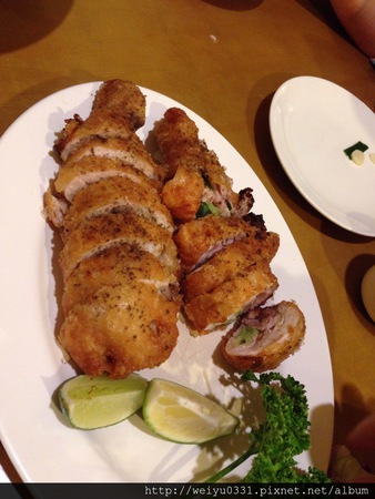 913049_606576449373028_890922900_n