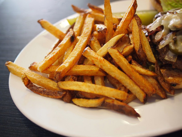 Uptowner Brunch:【食記】台中The Uptowner Taichung 雙城美式餐廳@西區廣三SOGO捷運BRT科博館 : 台中最強早午餐?口感紮實夠份量,漢堡薯餅與蛋捲都不錯吃呢!