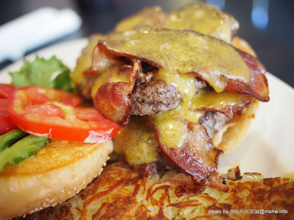 Uptowner Brunch:【食記】台中The Uptowner Taichung 雙城美式餐廳@西區廣三SOGO捷運BRT科博館 : 台中最強早午餐?口感紮實夠份量,漢堡薯餅與蛋捲都不錯吃呢!