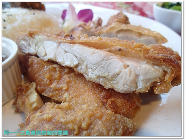 魚路小棧咖啡廳：新北金山 魚路小棧 養生火鍋&酥脆雞腿～古今的美味交錯