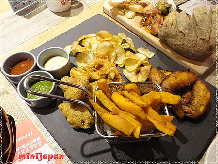 Bakery49~炸物拼盤.JPG