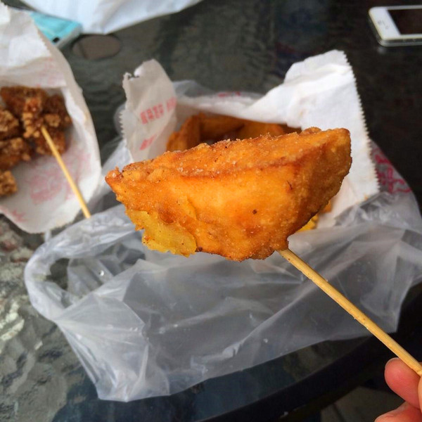 新化葉麥克炸雞：[台南]廟口前的排隊美食 新化藥膳炸雞