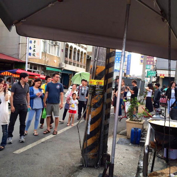 新化葉麥克炸雞：[台南]廟口前的排隊美食 新化藥膳炸雞