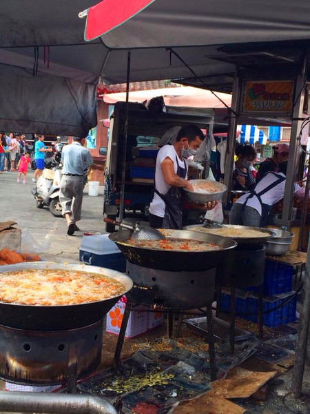 新化葉麥克炸雞：[台南]廟口前的排隊美食 新化藥膳炸雞