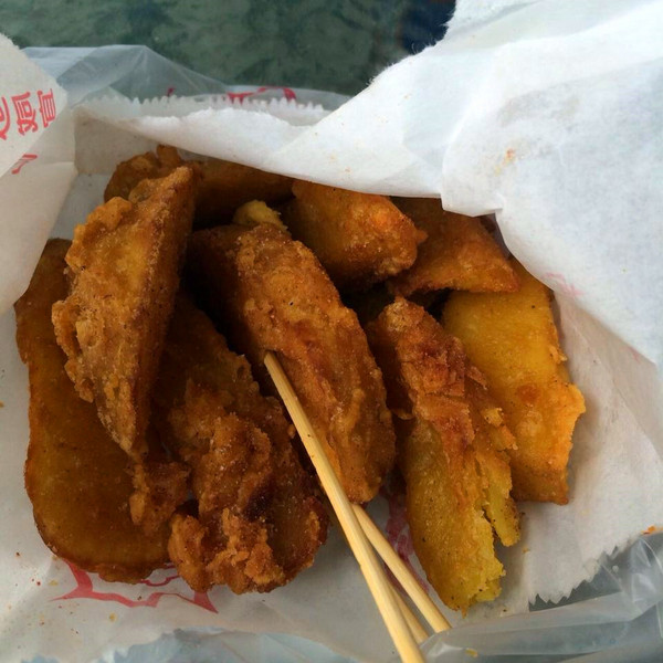 新化葉麥克炸雞：[台南]廟口前的排隊美食 新化藥膳炸雞