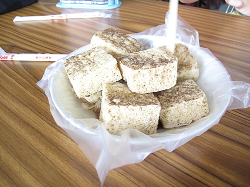 大樹下臭豆腐:嘉義新港大樹下50年臭豆腐