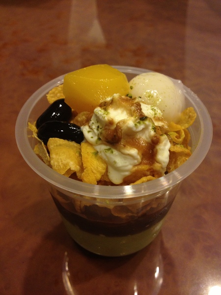 TSUJIRI辻利茶屋(台北阪急店)：TSUJIRI辻利茶屋──玉米片跟慕斯份量1：1的抹茶慕斯