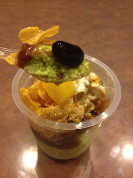 TSUJIRI辻利茶屋(台北阪急店)：TSUJIRI辻利茶屋──玉米片跟慕斯份量1：1的抹茶慕斯