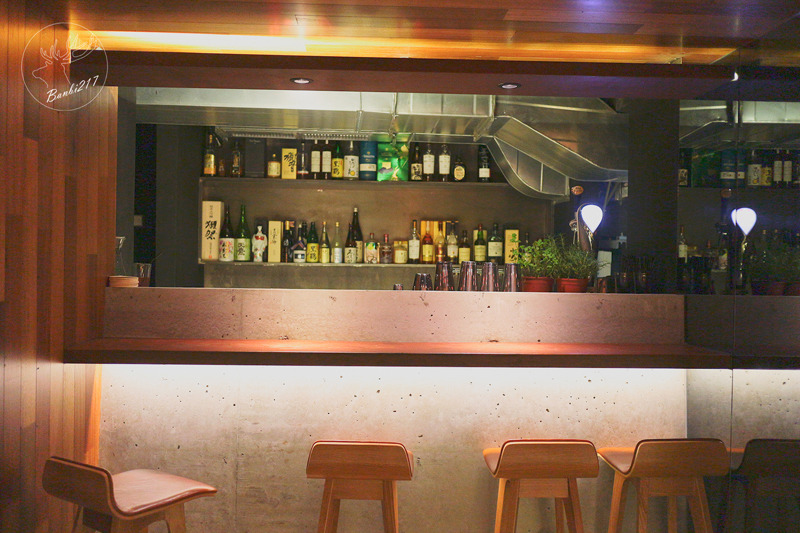 Banbi217 美食旅遊: 棧 standing bar,台北東區時尚酒吧日式立吞串燒烤居酒屋(捷運忠孝敦化站,大安區餐廳)(邀約)