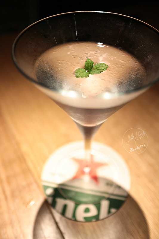 Banbi217 美食旅遊: 棧 standing bar,台北東區時尚酒吧日式立吞串燒烤居酒屋(捷運忠孝敦化站,大安區餐廳)(邀約)