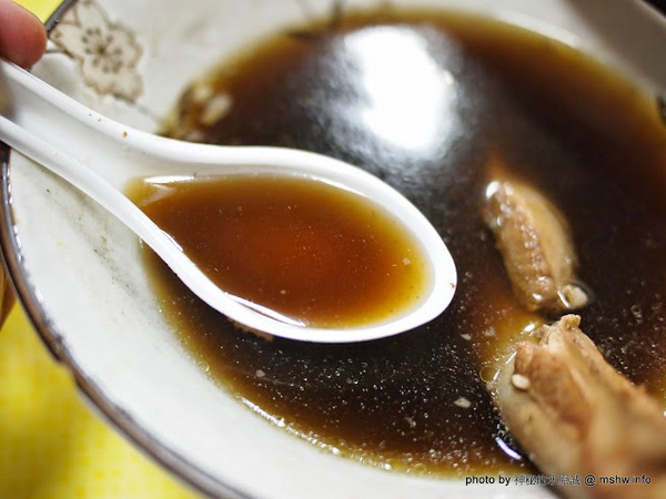 內湖737巷藥燉排骨:【食記】台北737巷藥燉排骨.枸杞土虱@內湖MRT港墘站 : 口感溫順肉又多,每口都好滿足