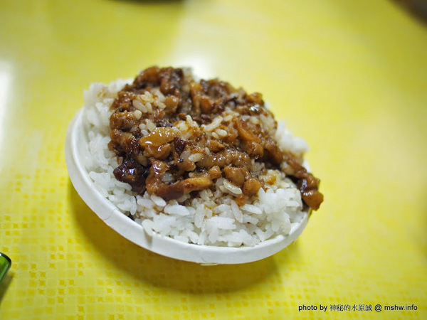 內湖737巷藥燉排骨:【食記】台北737巷藥燉排骨.枸杞土虱@內湖MRT港墘站 : 口感溫順肉又多,每口都好滿足