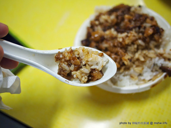 內湖737巷藥燉排骨:【食記】台北737巷藥燉排骨.枸杞土虱@內湖MRT港墘站 : 口感溫順肉又多,每口都好滿足