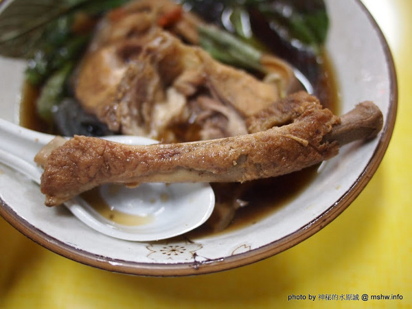 內湖737巷藥燉排骨:【食記】台北737巷藥燉排骨.枸杞土虱@內湖MRT港墘站 : 口感溫順肉又多,每口都好滿足